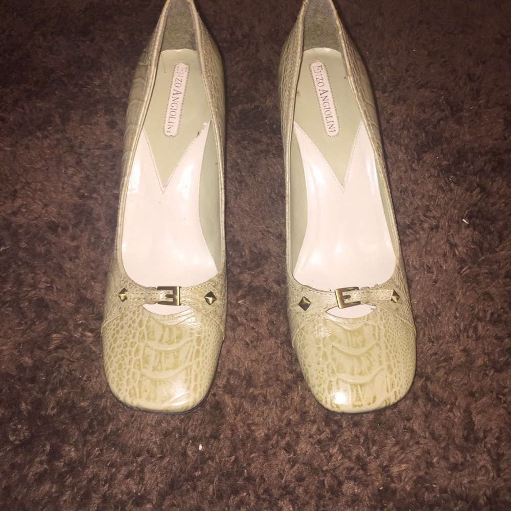 Square toe heels